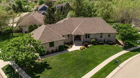 2902 Clover Pl SW, Rochester, MN 55902