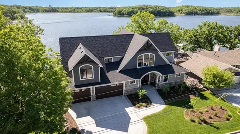 7516 Mariner Dr, Maple Grove, MN 55311