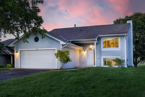 348 Wildhurst Rd, Waconia, MN 55387