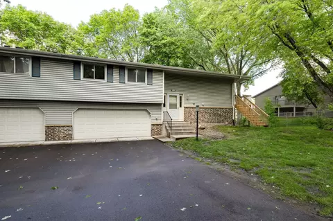 1255 Timbershore Ln, Eagan, MN 55123