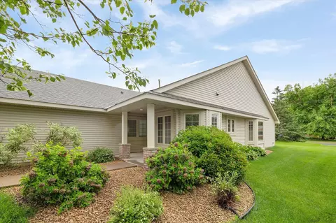 1058 Harriet Ln, Roseville, MN 55113