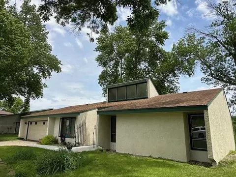 757 Des Moines Dr, Windom, MN 56101 photo 2