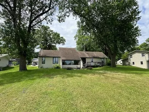 757 Des Moines Dr, Windom, MN 56101 photo 5