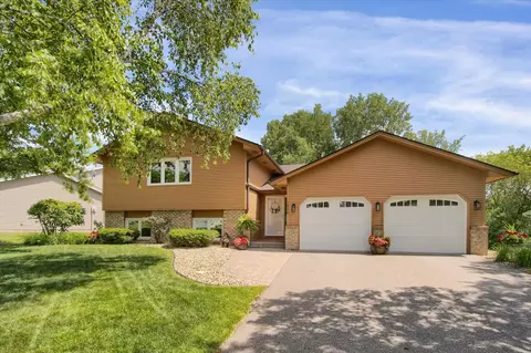 1820 Walnut Ln, Eagan, MN 55122