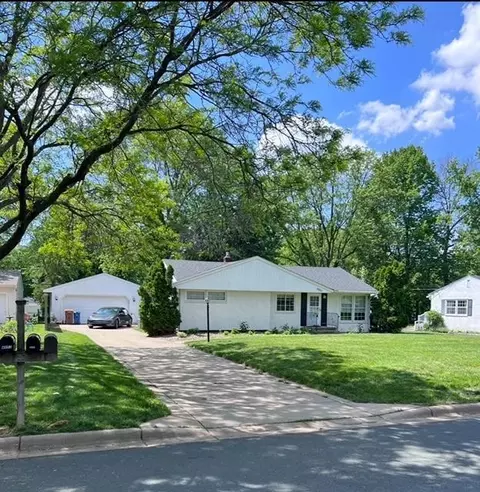 4057 Jay Ln, White Bear Lake, MN 55110