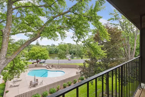 215 Barry Ave S #303, Wayzata, MN 55391