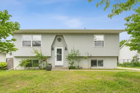 4620 Valley Dr NW, Rochester, MN 55901