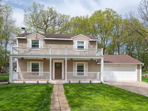 515 Shadyway Rd, Wayzata, MN 55391