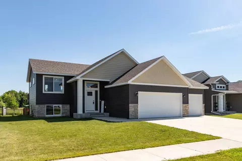 2106 14th Ave NE, Austin, MN 55912