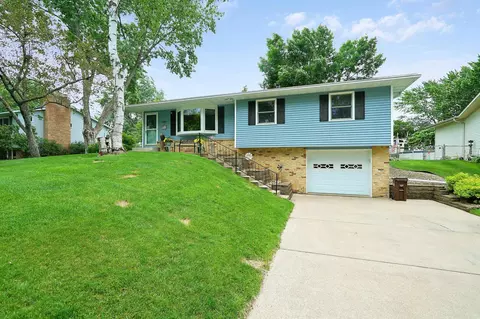 1323 20th St W, Hastings, MN 55033