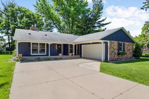 228 Inner Dr, Le Sueur, MN 56058