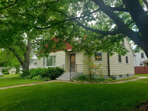 701 Chieftain St, Osceola, WI 54020