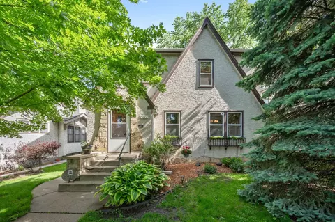 2077 James Ave, Saint Paul, MN 55105
