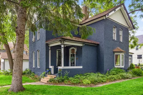 200 Main St W, Carver, MN 55315