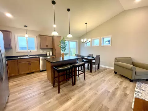 554 9th St, Wanamingo, MN 55983 photo 3