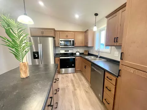 554 9th St, Wanamingo, MN 55983 photo 4