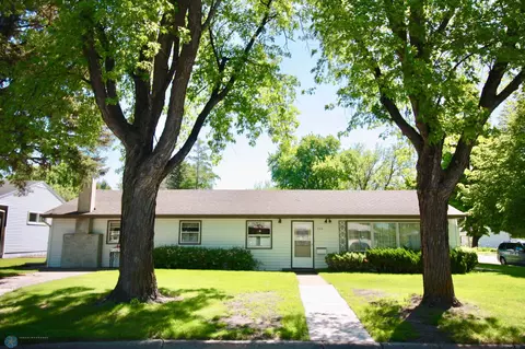 704 Oak St, Breckenridge, MN 56520