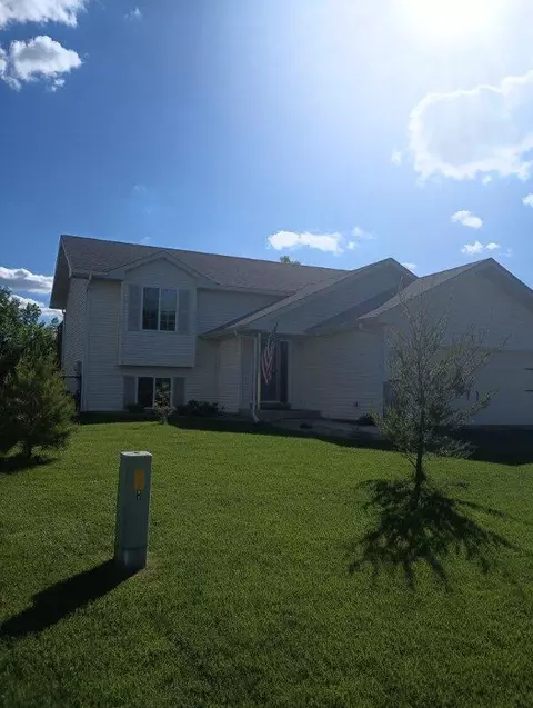 236 Ash St E, Annandale, MN 55302