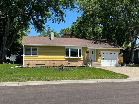 118 Lincoln Ave N, Lester Prairie, MN 55354