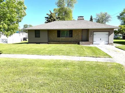 120 2nd St NE, Mcintosh, MN 56556