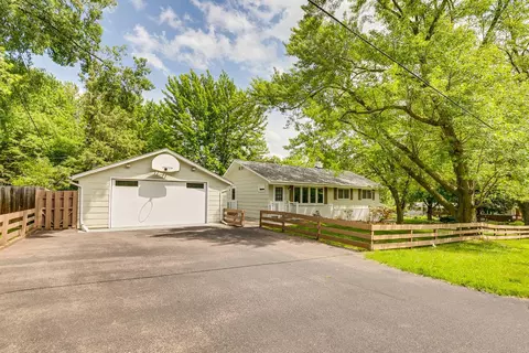 2590 Jackson St, Little Canada, MN 55117