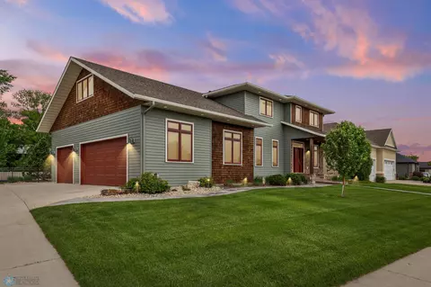 4147 66th St S, Fargo, ND 58104