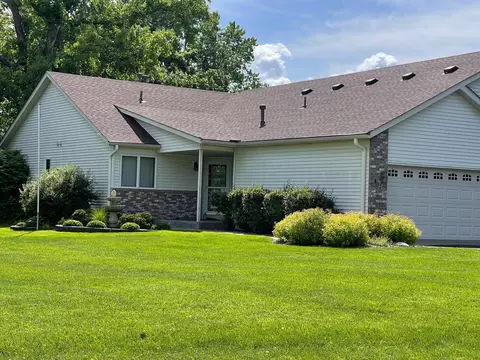 401 Maine St S, Bayport, MN 55003