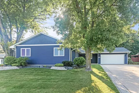 11617 River Hills Dr, Burnsville, MN 55337