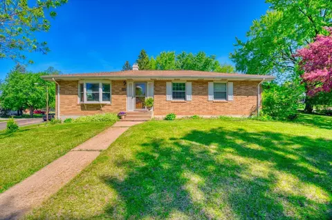 516 Highland Dr, Hibbing, MN 55746