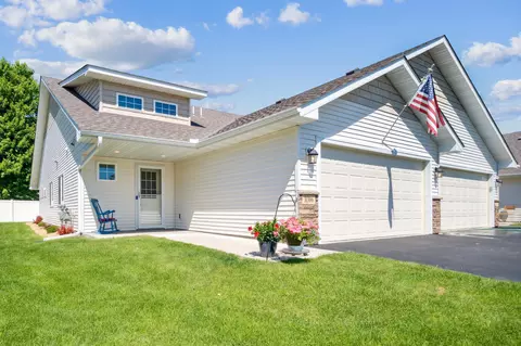 31306 Prairie Ct, Stacy, MN 55079