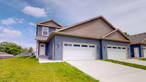 445 19th St, Zumbrota, MN 55992