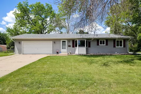6815 Clayton Ave, Inver Grove Heights, MN 55076
