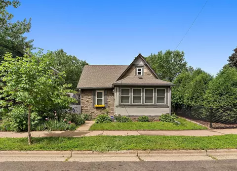 3618 2 12 St NE, Minneapolis, MN 55418