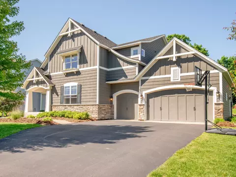 3025 Fairway Dr, Chaska, MN 55318