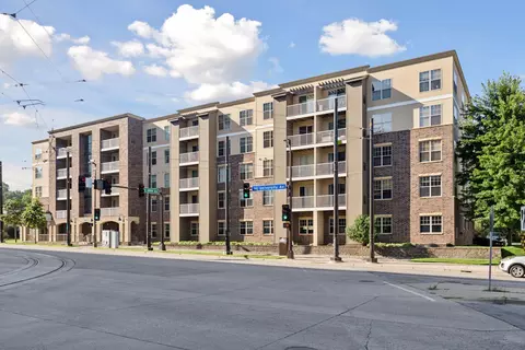 2900 University Ave SE #306, Minneapolis, MN 55414