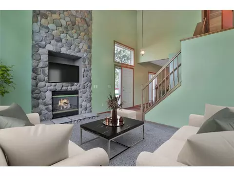 6819 Meadow Grass Ln S, Cottage Grove, MN 55016
