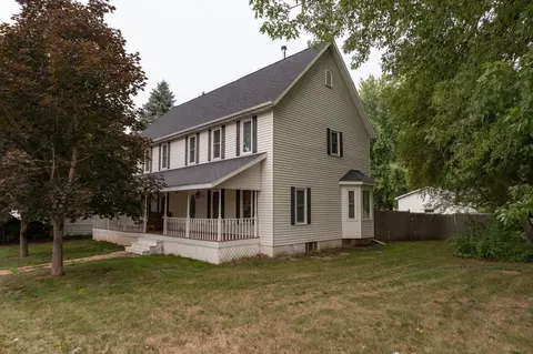 182 Chestnut St NE, Mazeppa, MN 55956