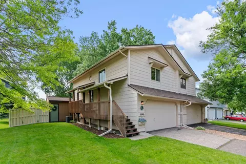 6646 Kara Dr, Eden Prairie, MN 55346