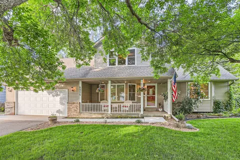 8934 Rosewood Ln N, Maple Grove, MN 55369