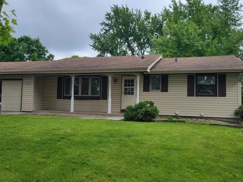 8909 30th Ave N, Minneapolis, MN 55427