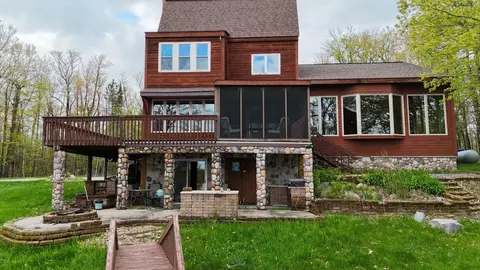 16655 Maple Knoll Dr, Pengilly, MN 55775