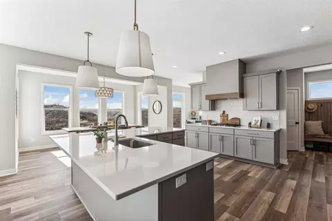 7410 Waters Edge Ave, Shakopee, MN 55379