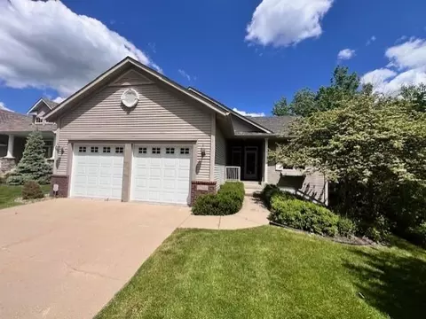 17940 Kindle Ct, Lakeville, MN 55044