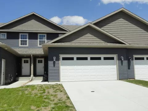 465 19th St, Zumbrota, MN 55992