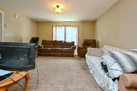 264 E 5th St, Winona, MN 55987 photo 4