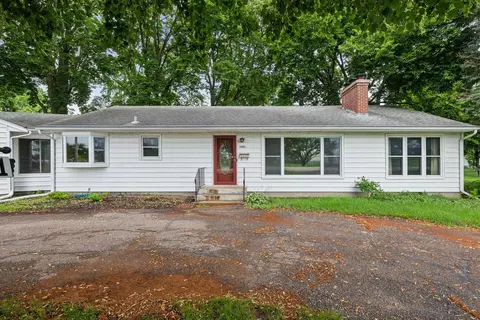 1351 Valley St, Chaska, MN 55318