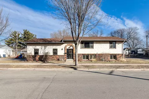 700 Jackson St NE, Minneapolis, MN 55413