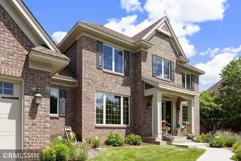 9140 Heritage Way, Woodbury, MN 55125