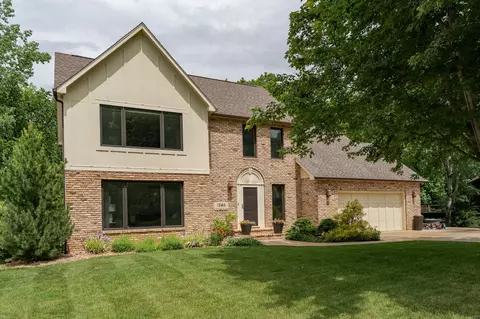 1380 Woodland Dr SW, Rochester, MN 55902
