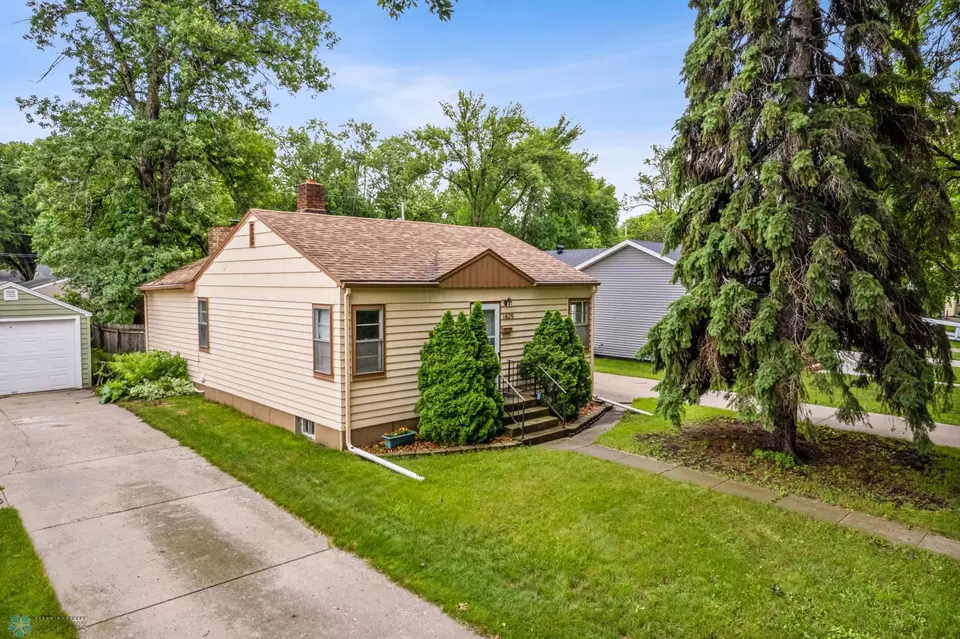  1629 3rd St N, Fargo, ND 58102 photo 2